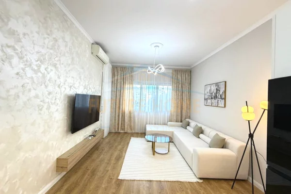 Shtepi ne shitje Apartament ne Tirane, 2+1, Mobilimi E mobiluar, Pagesa 165,000  Euro.