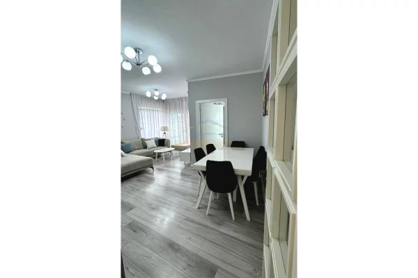 Shtepi me qera Apartament ne Tirane, 2+1, Mobilimi E mobiluar, Pagesa 550  Euro.