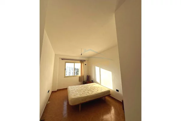 Appartamento in vendita a Tirana 2+1, SemiArredato