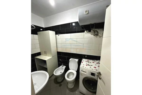 Appartamento in vendita a Tirana 2+1, SemiArredato