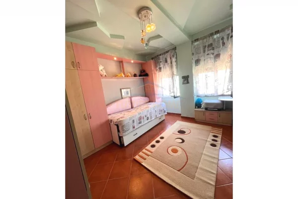 Shtepi me qera Apartament ne Tirane, 2+1, Mobilimi E mobiluar, Pagesa 700  Euro.