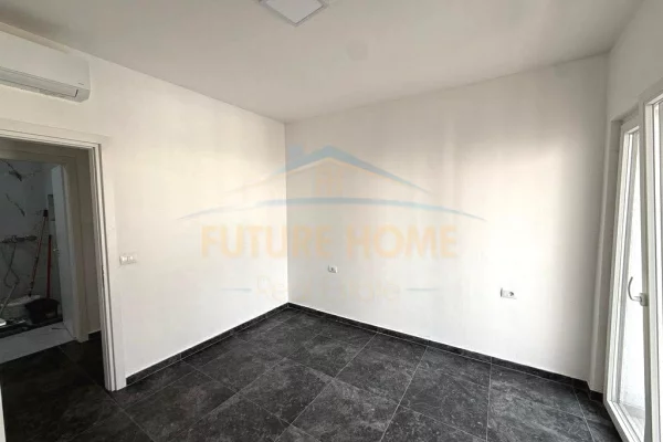 Shtepi me qera Apartament ne Tirane, 2+1, Mobilimi Bosh, pa mobiluar, Pagesa 850  Euro.