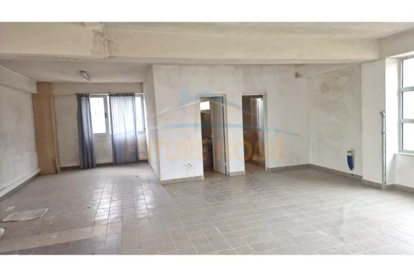 Qera, Kapanon, Prush, Tirane UNA63653