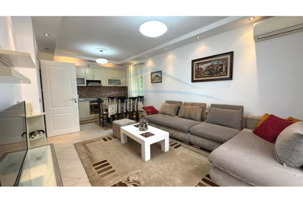 Shtepi me qera 2+1 ne Tirane - 700 Euro