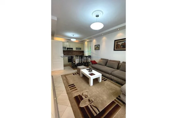 Shtepi me qera Apartament ne Tirane, 2+1, Mobilimi E mobiluar, Pagesa 700  Euro.