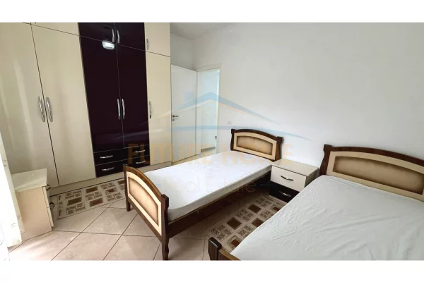 Shtepi me qera Apartament ne Tirane, 2+1, Mobilimi E mobiluar, Pagesa 700  Euro.