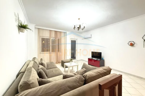 Shtepi me qera Apartament ne Tirane, 1+1, Mobilimi E mobiluar, Pagesa 450  Euro.