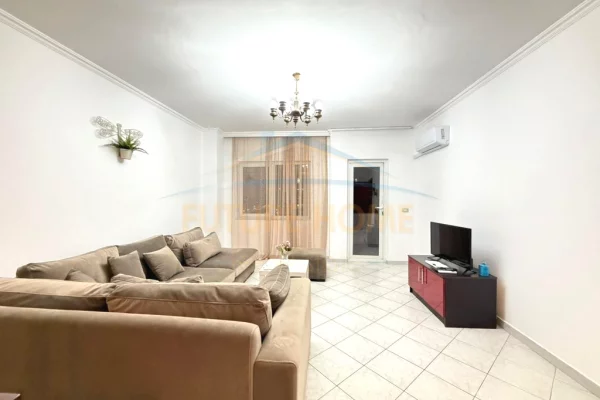 Shtepi me qera Apartament ne Tirane, 1+1, Mobilimi E mobiluar, Pagesa 450  Euro.