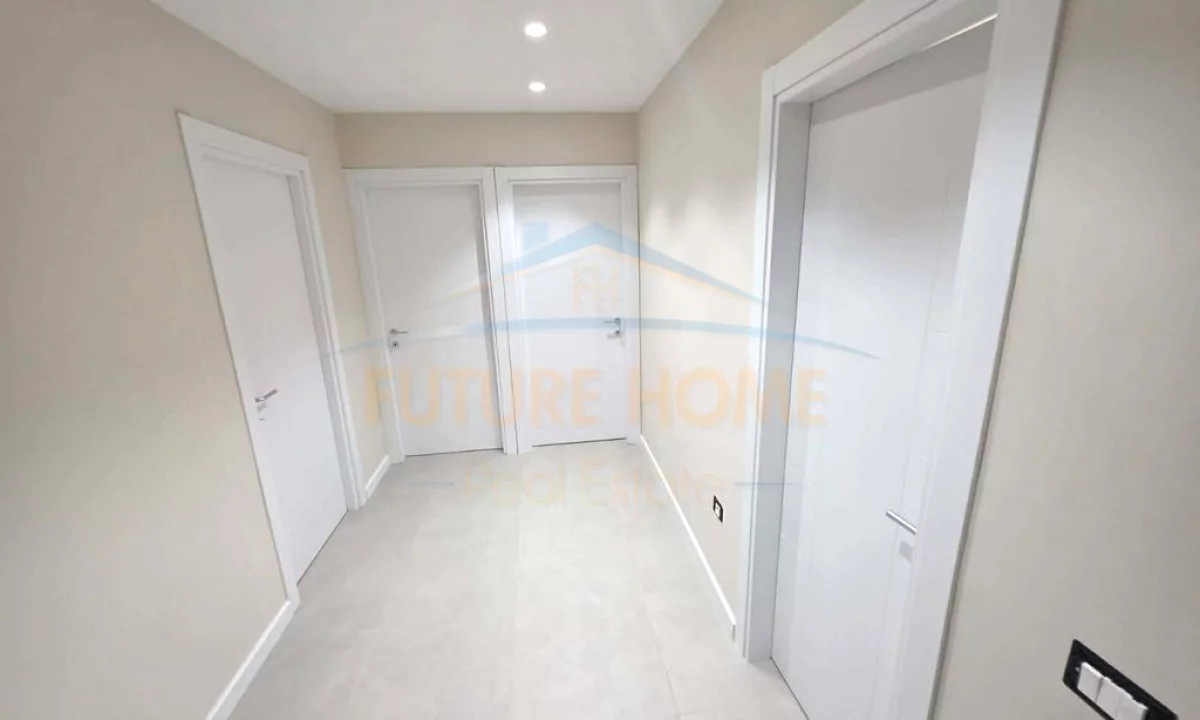 Appartamento in vendita a Tirana 2+1, Vuoto