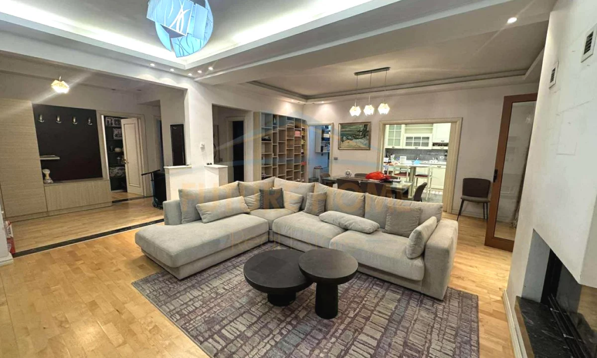 Shtepi ne shitje Apartament ne Tirane, 2+1, Mobilimi E mobiluar, Pagesa 460,000  Euro.