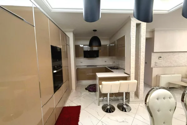 Shtepi me qera Apartament ne Tirane, 3+1, Mobilimi E mobiluar, Pagesa 800  Euro.