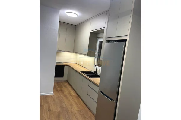 Shtepi me qera Apartament ne Tirane, 2+1, Mobilimi E mobiluar, Pagesa 800  Euro.