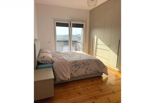 Shtepi me qera Apartament ne Tirane, 2+1, Mobilimi E mobiluar, Pagesa 800  Euro.