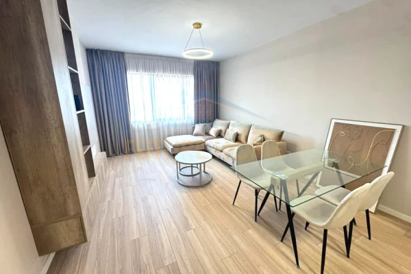 Shtepi ne shitje Apartament ne Tirane, 1+1, Mobilimi E mobiluar, Pagesa 119,000  Euro.