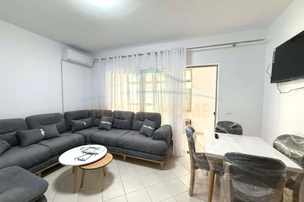 Shtepi me qera Apartament ne Tirane, 1+1, Mobilimi E mobiluar, Pagesa 450  Euro.