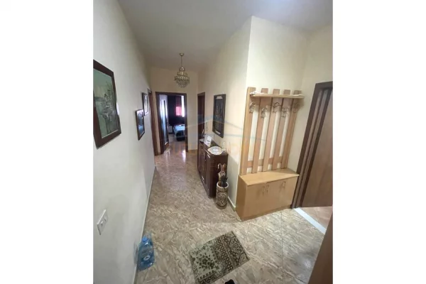 Shtepi me qera Apartament ne Tirane, 2+1, Mobilimi E mobiluar, Pagesa 450  Euro.