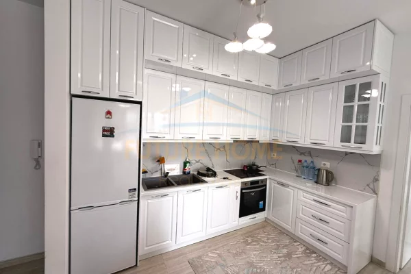 Shtepi me qera Apartament ne Tirane, 2+1, Mobilimi E mobiluar, Pagesa 750  Euro.