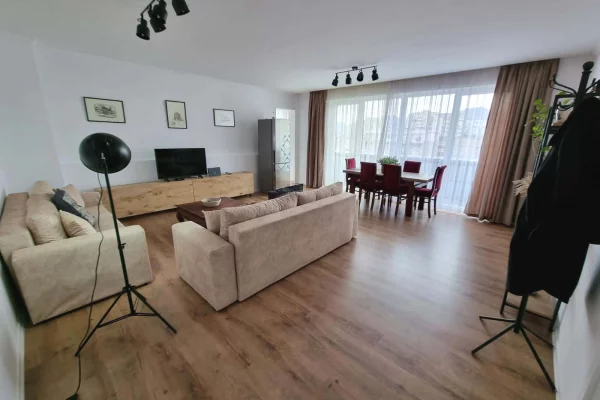 Shtepi me qera Apartament ne Tirane, 1+1, Mobilimi E mobiluar, Pagesa 850  Euro.