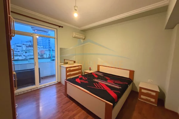 Shtepi ne shitje Apartament ne Tirane, 2+1, Mobilimi E mobiluar, Pagesa 298,000  Euro.