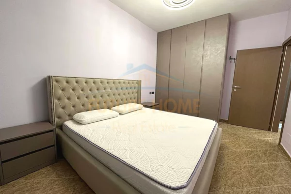 Shtepi me qera Apartament ne Tirane, 1+1, Mobilimi E mobiluar, Pagesa 420  Euro.