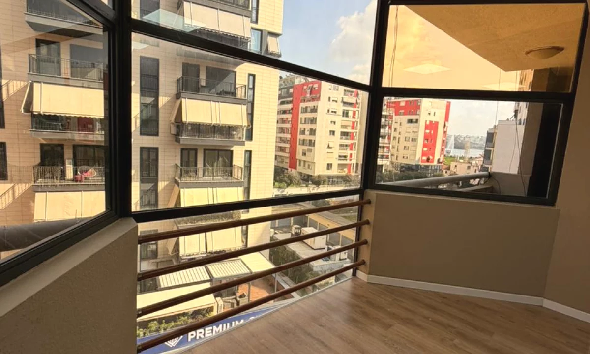 Shtepi me qera Apartament ne Tirane, 2+1, Mobilimi Bosh, pa mobiluar, Pagesa 1,000  Euro.