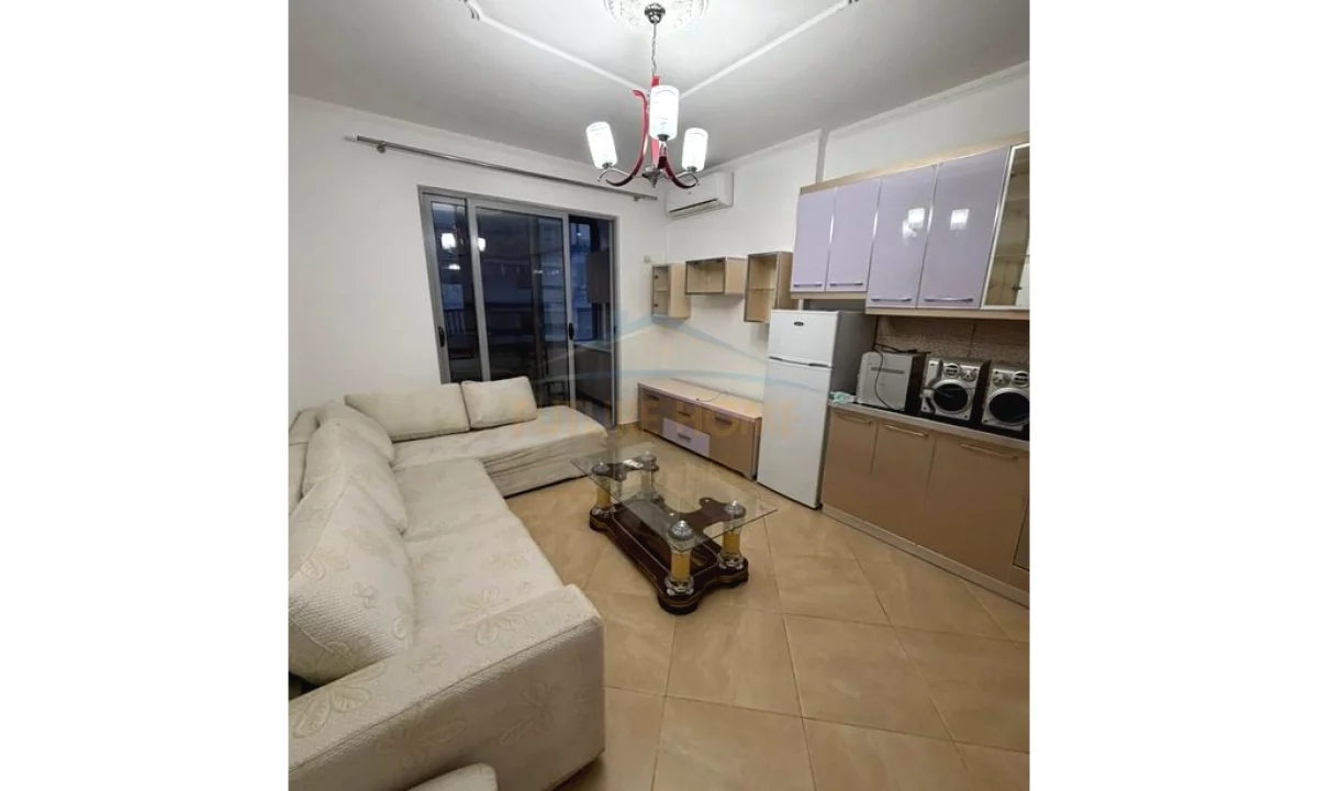 Shtepi me qera Apartament ne Tirane, 1+1, Mobilimi E mobiluar, Pagesa 470  Euro.