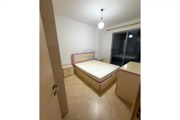 Shtepi me qera Apartament ne Tirane, 1+1, Mobilimi E mobiluar, Pagesa 470  Euro.