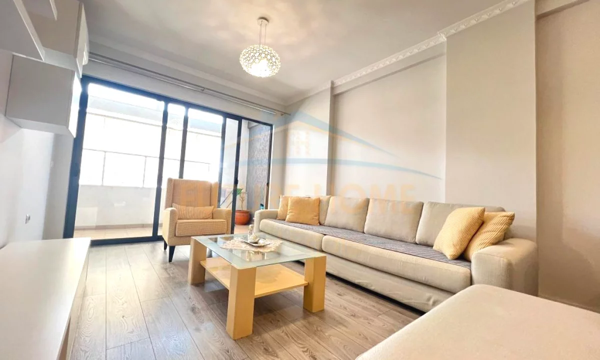 Shtepi me qera Apartament ne Tirane, 2+1, Mobilimi E mobiluar, Pagesa 550  Euro.