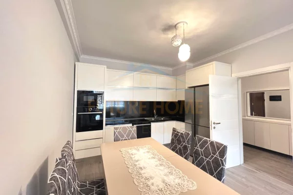 Shtepi me qera Apartament ne Tirane, 2+1, Mobilimi E mobiluar, Pagesa 550  Euro.