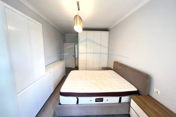 Shtepi me qera Apartament ne Tirane, 2+1, Mobilimi E mobiluar, Pagesa 550  Euro.
