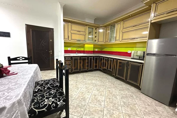 Shtepi me qera 2+1 ne Tirane - 450 Euro