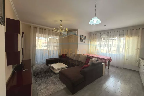Shtepi me qera 2+1 ne Tirane - 450 Euro