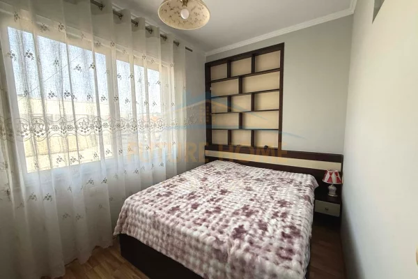 Shtepi me qera Apartament ne Tirane, 2+1, Mobilimi E mobiluar, Pagesa 450  Euro.