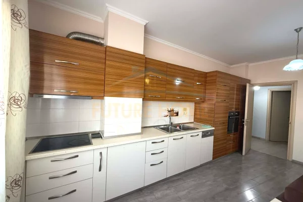 Shtepi me qera Apartament ne Tirane, 2+1, Mobilimi E mobiluar, Pagesa 450  Euro.