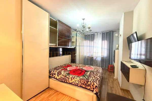 Shtepi me qera Apartament ne Tirane, 2+1, Mobilimi E mobiluar, Pagesa 450  Euro.