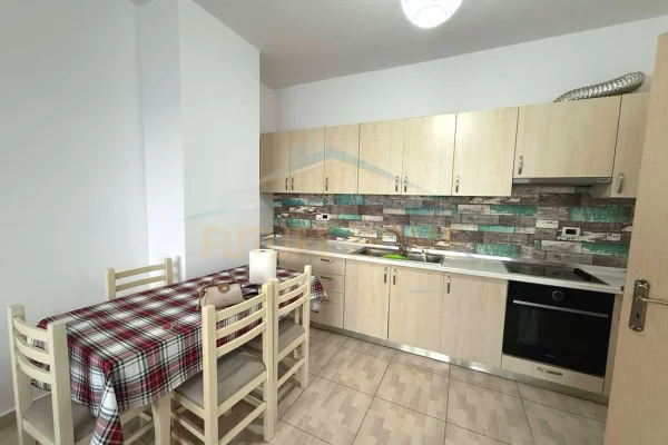 Shtepi me qera Apartament ne Tirane, 2+1, Mobilimi E mobiluar, Pagesa 400  Euro.