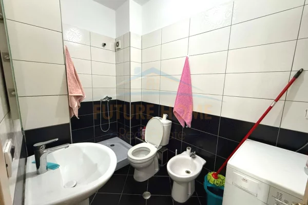 Shtepi me qera Apartament ne Tirane, 2+1, Mobilimi E mobiluar, Pagesa 400  Euro.