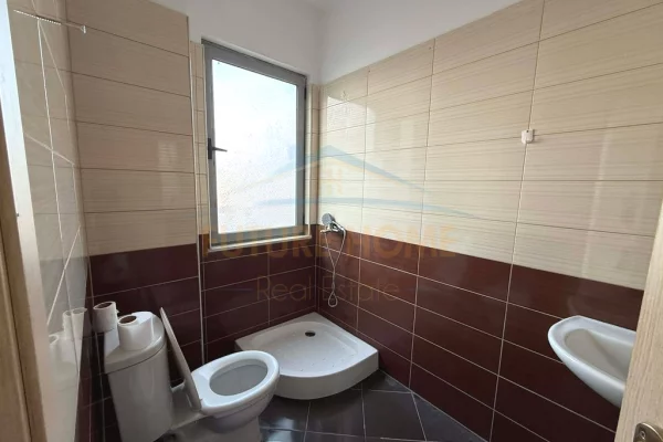Shtepi me qera Apartament ne Tirane, 2+1, Mobilimi E mobiluar, Pagesa 400  Euro.