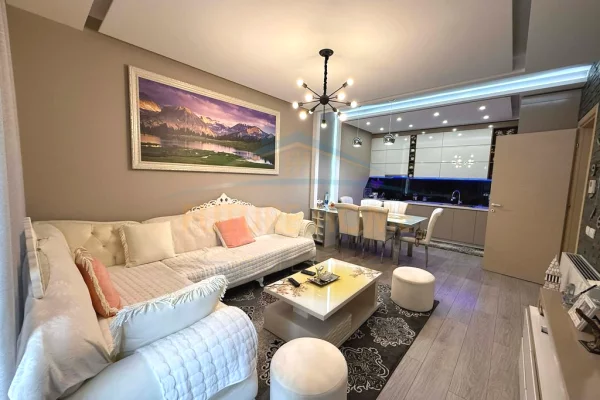 Shtepi ne shitje Apartament ne Tirane, 2+1, Mobilimi E mobiluar, Pagesa 210,000  Euro.