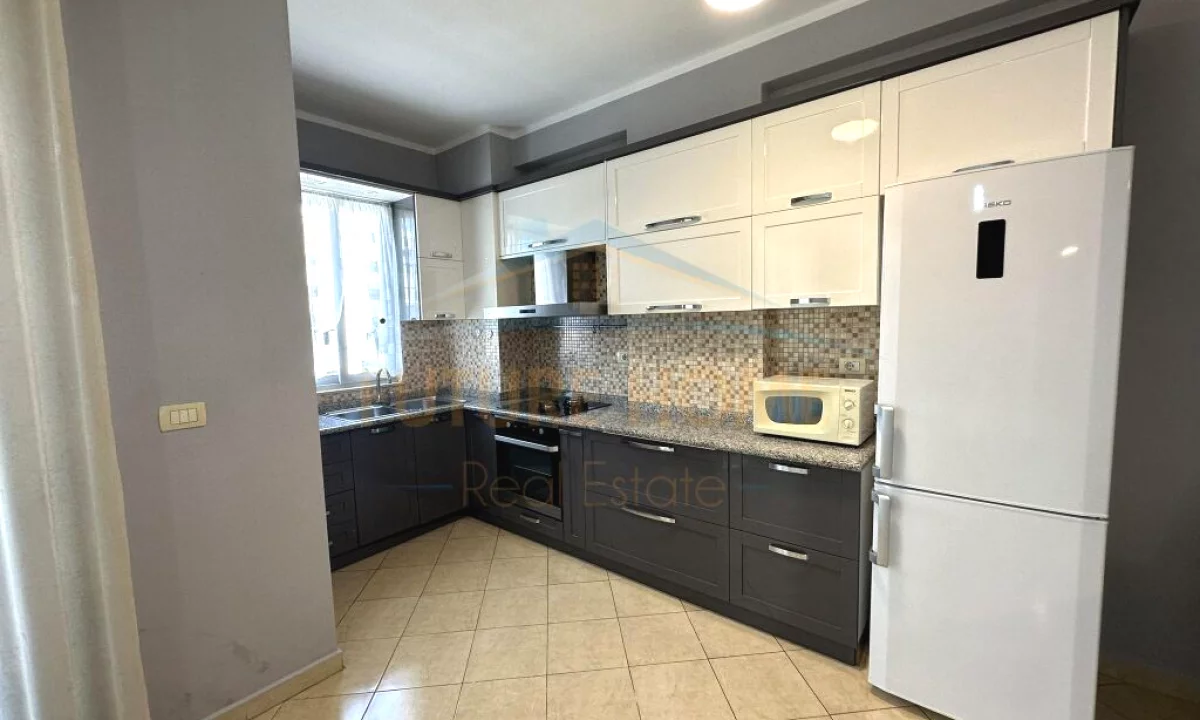 Shtepi me qera Apartament ne Tirane, 2+1, Mobilimi E mobiluar, Pagesa 500  Euro.