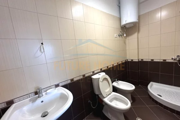 Shtepi me qera Apartament ne Tirane, 2+1, Mobilimi E mobiluar, Pagesa 500  Euro.