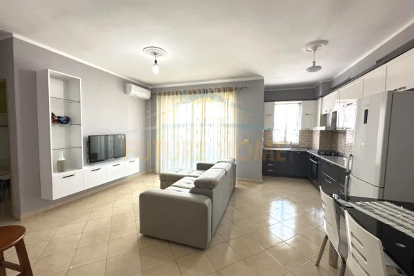 Shtepi me qera Apartament ne Tirane, 2+1, Mobilimi E mobiluar, Pagesa 500  Euro.