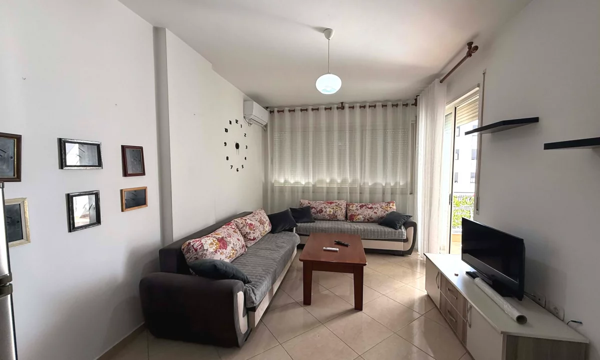 Shtepi me qera Apartament ne Tirane, 1+1, Mobilimi E mobiluar, Pagesa 420  Euro.