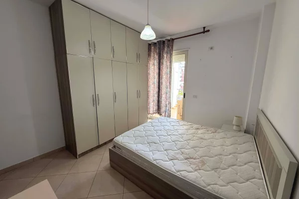 Shtepi me qera Apartament ne Tirane, 1+1, Mobilimi E mobiluar, Pagesa 420  Euro.