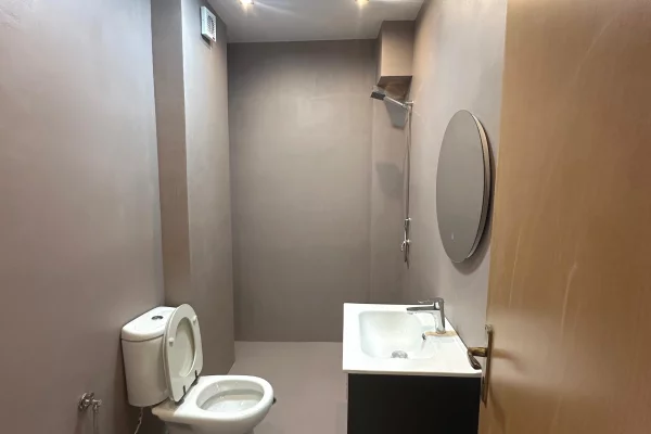 Shtepi ne shitje Apartament ne Durres, 1+1, Mobilimi E mobiluar, Pagesa 75,000  Euro.