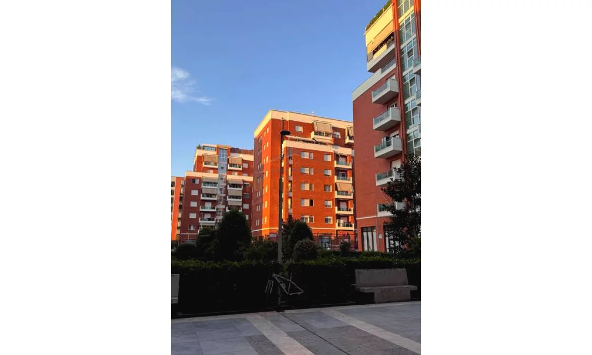 Shtepi ne shitje Apartament ne Tirane, 1+1, Mobilimi Bosh, pa mobiluar, Pagesa 150,000  Euro.