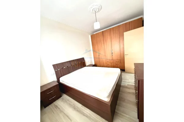 Shtepi ne shitje Apartament ne Tirane, 1+1, Mobilimi E mobiluar, Pagesa 113,000  Euro.