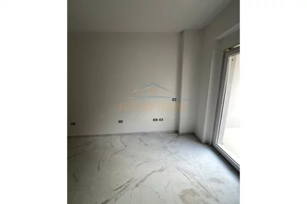 Shtepi ne shitje Apartament ne Tirane, 1+1, Mobilimi Bosh, pa mobiluar, Pagesa 73,000  Euro.