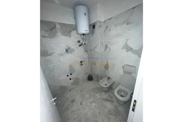 Shtepi ne shitje Apartament ne Tirane, 1+1, Mobilimi Bosh, pa mobiluar, Pagesa 73,000  Euro.