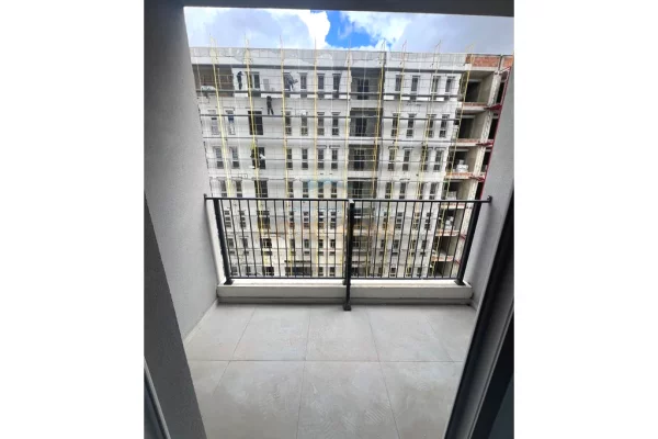 Shtepi ne shitje Apartament ne Tirane, 1+1, Mobilimi Bosh, pa mobiluar, Pagesa 73,000  Euro.